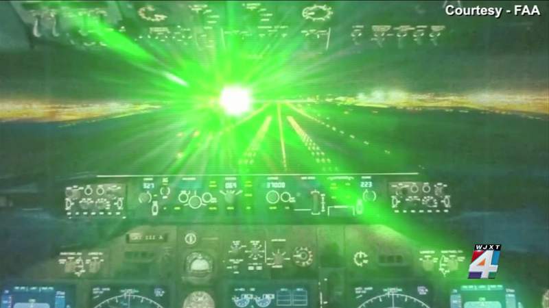 FAA continues to see rise in laser strikes on aircraft
