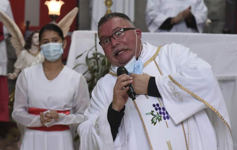 Costa Rica priest sings public health message amid pandemic