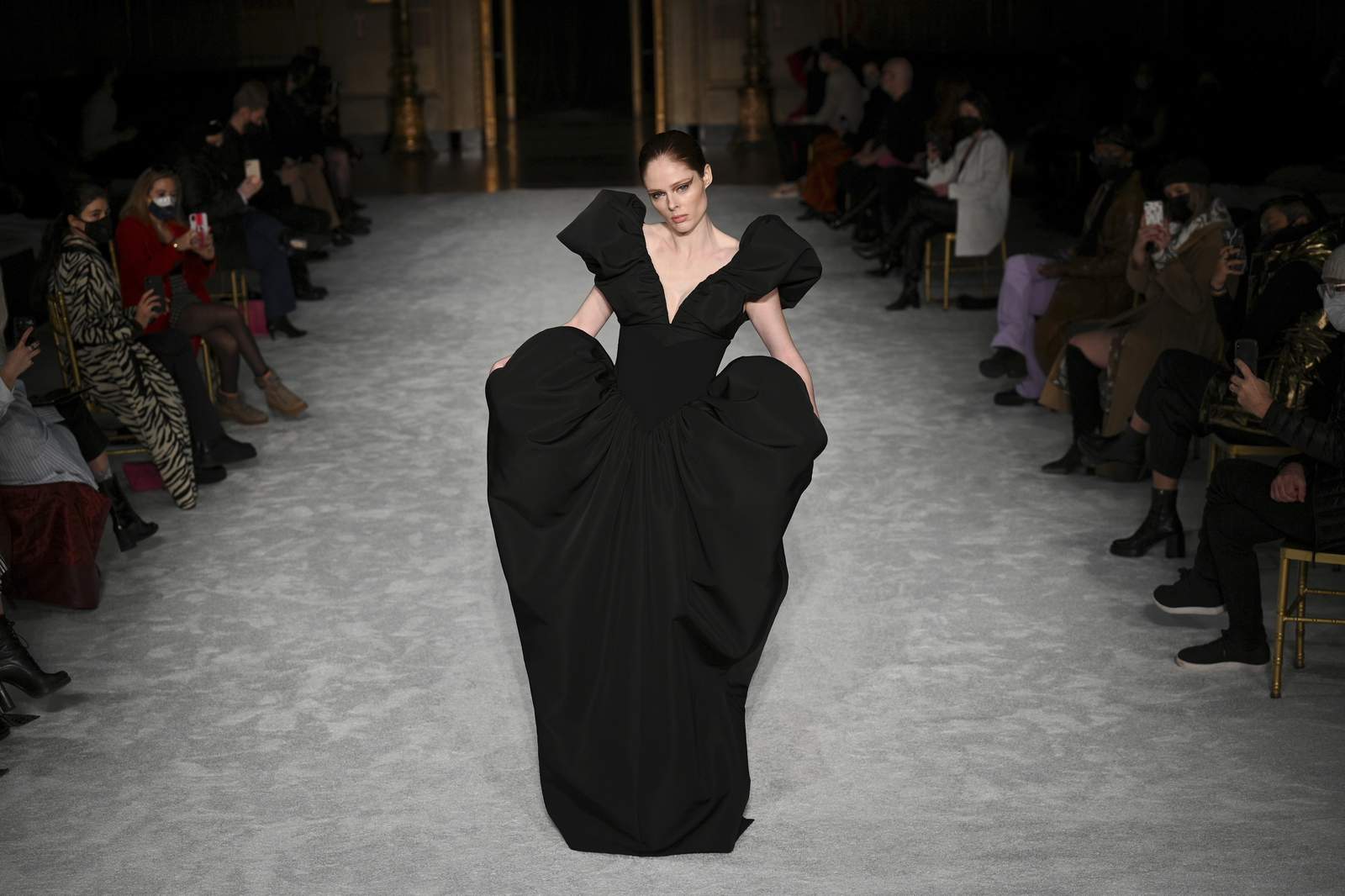 Christian Siriano offers mountain glam for 2nd pandemic show
