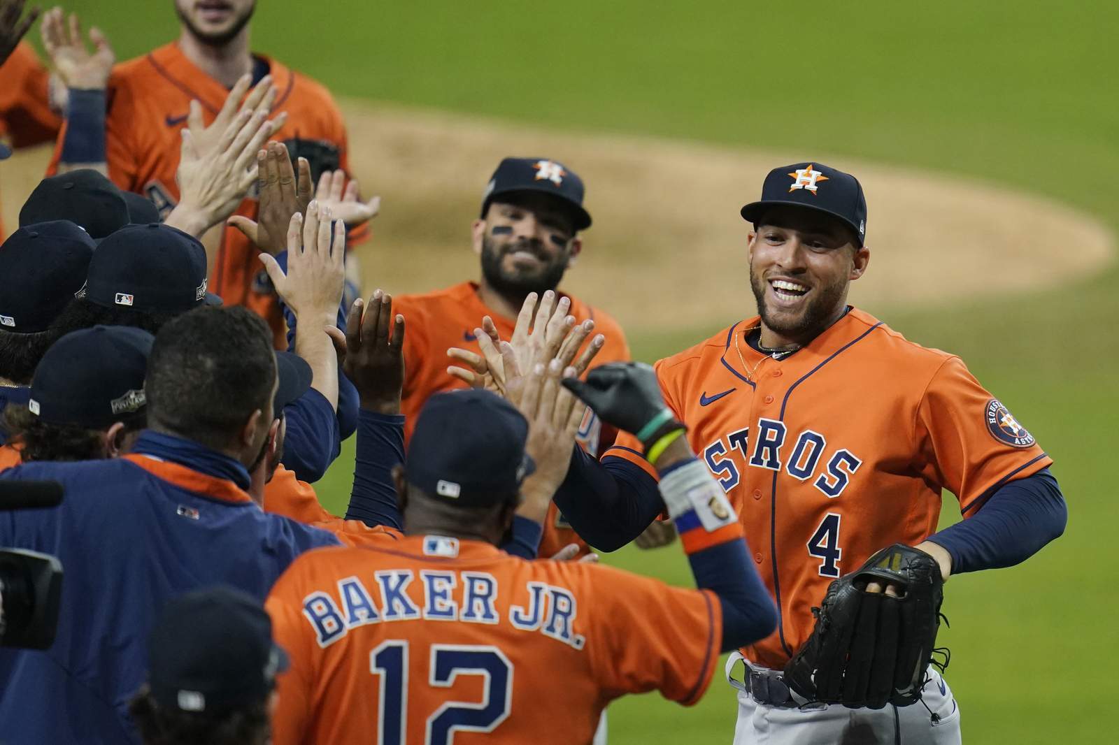 LEADING OFF: Astros-Rays go to Game 7, LA trails Braves 3-2