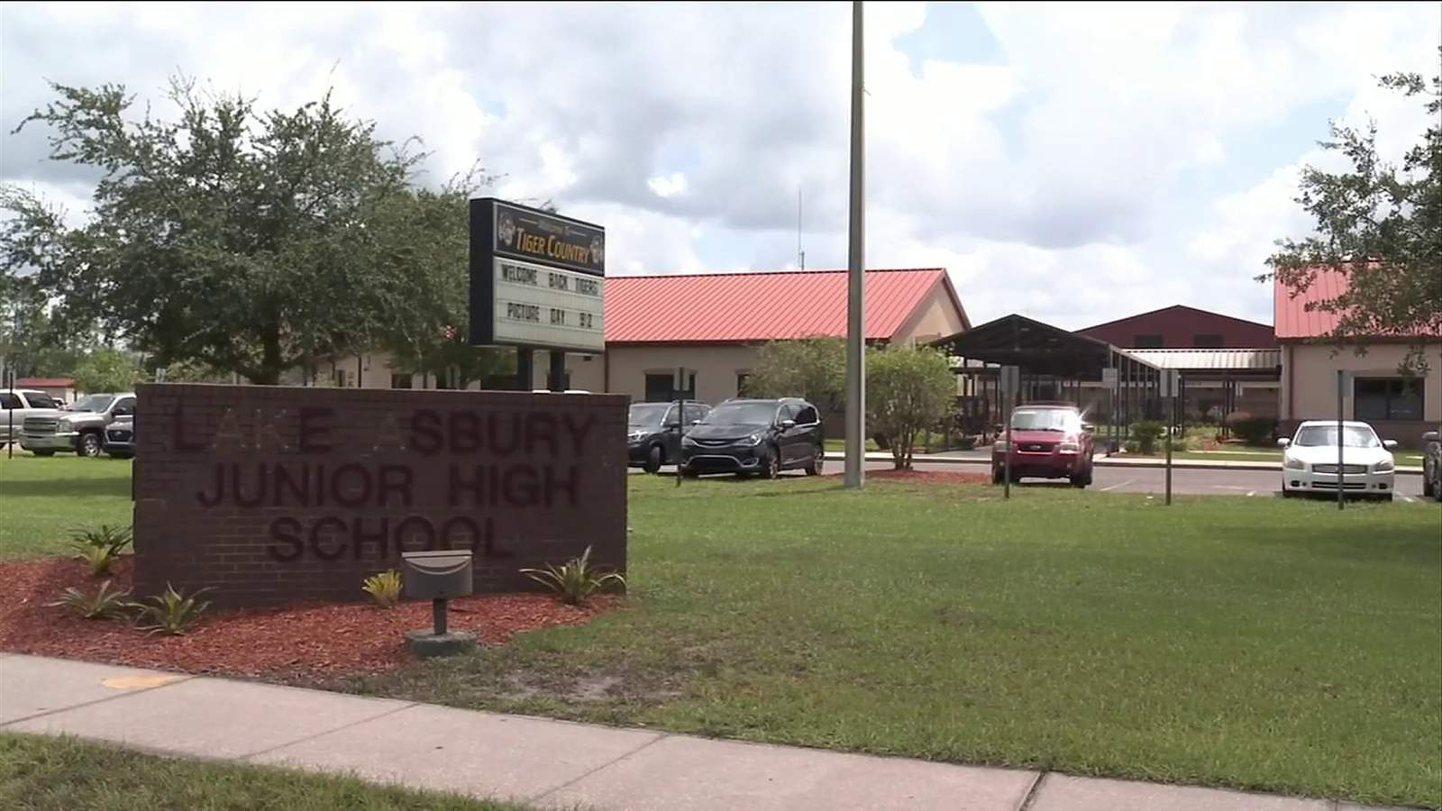 Sheriff: 13-year-old arrested after threatening shooting at Clay County school