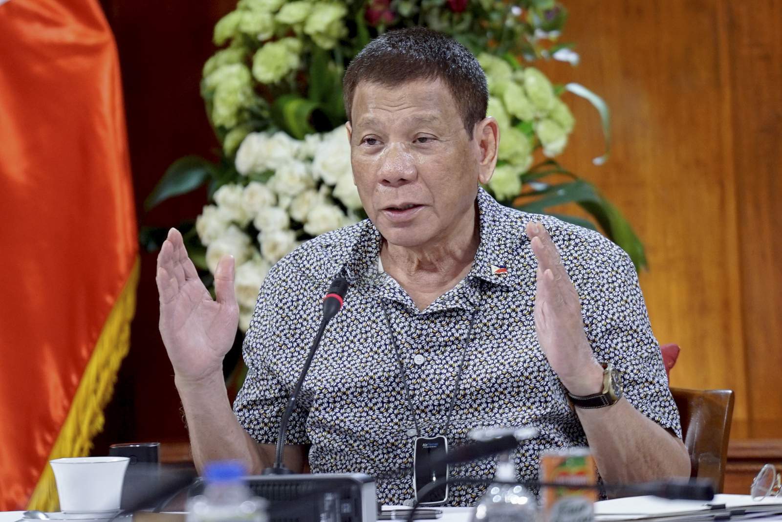 Duterte orders customs chief to shoot, kill drug smugglers
