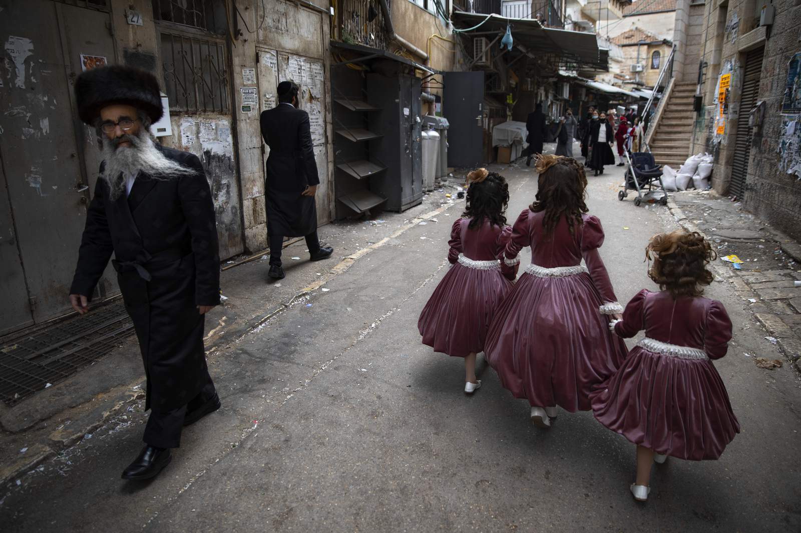 Purim celebrations threaten fresh virus outbreak in Israel