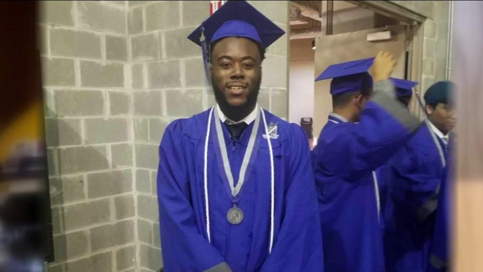 18-year-old’s family pleads for help finding his killer