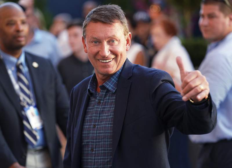 The Great Move: Gretzky will be part of Turner's NHL studio