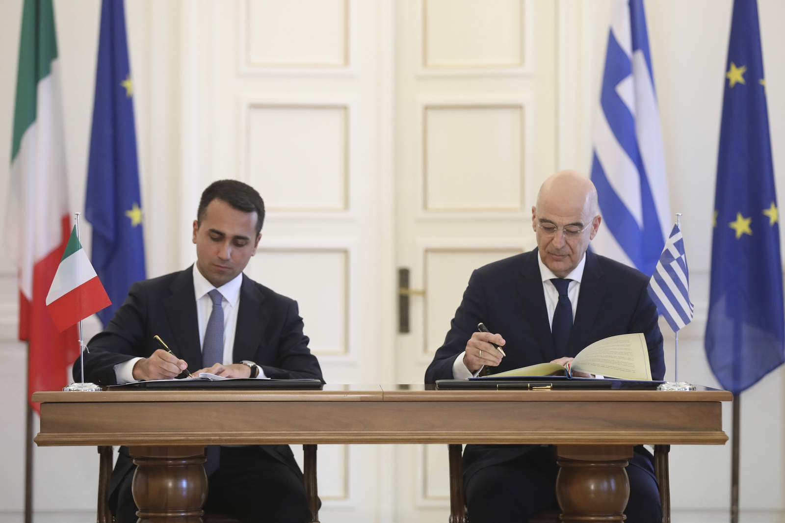 Greece, Italy sign deal on demarcating maritime boundaries