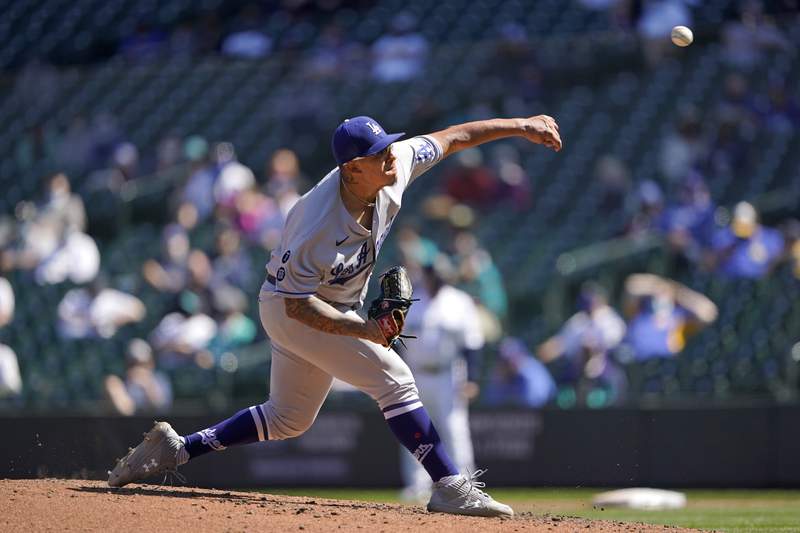 Urías dominates as Dodgers pull out 1-0 win over Mariners