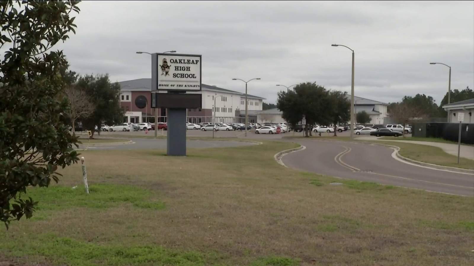 Clay County Schools has plan to alleviate crowding at Oakleaf High