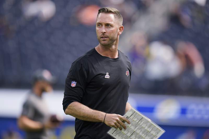 Cardinals coach Kingsbury, 2 others to miss Sunday vs Browns