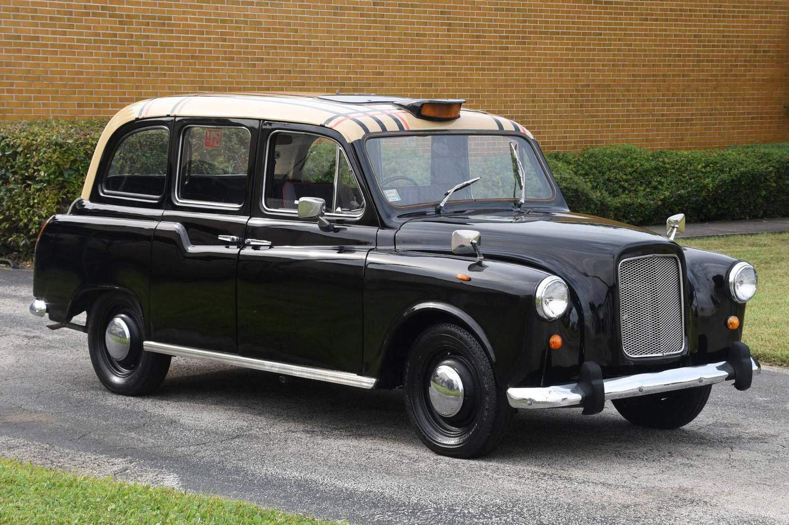 Why you want to buy this London taxi that’s in Jacksonville