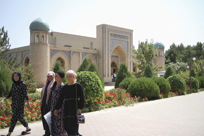 Uzbekistan not keen to admit Afghan refugees fleeing Taliban