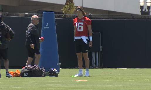 Trevor Lawrence, other Jaguars rookies hit practice field for first time