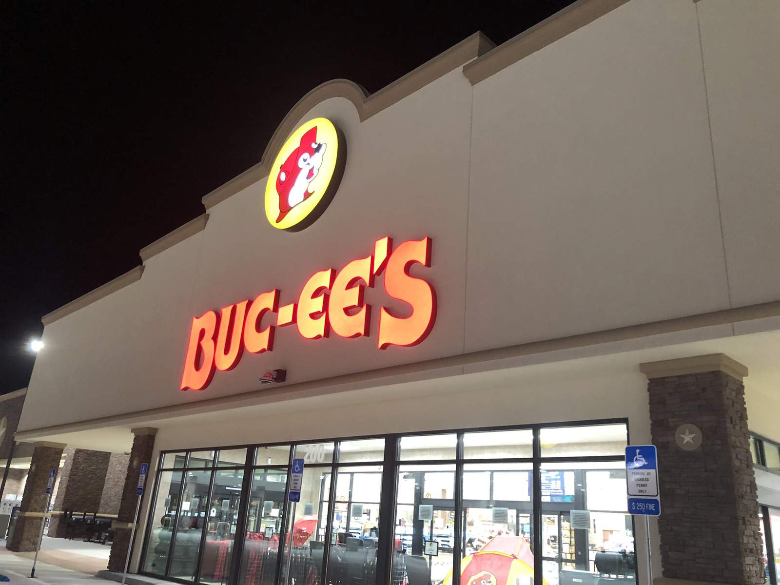 The line-up starts hours early for the opening of the first Buc-ee’s travel center in Florida