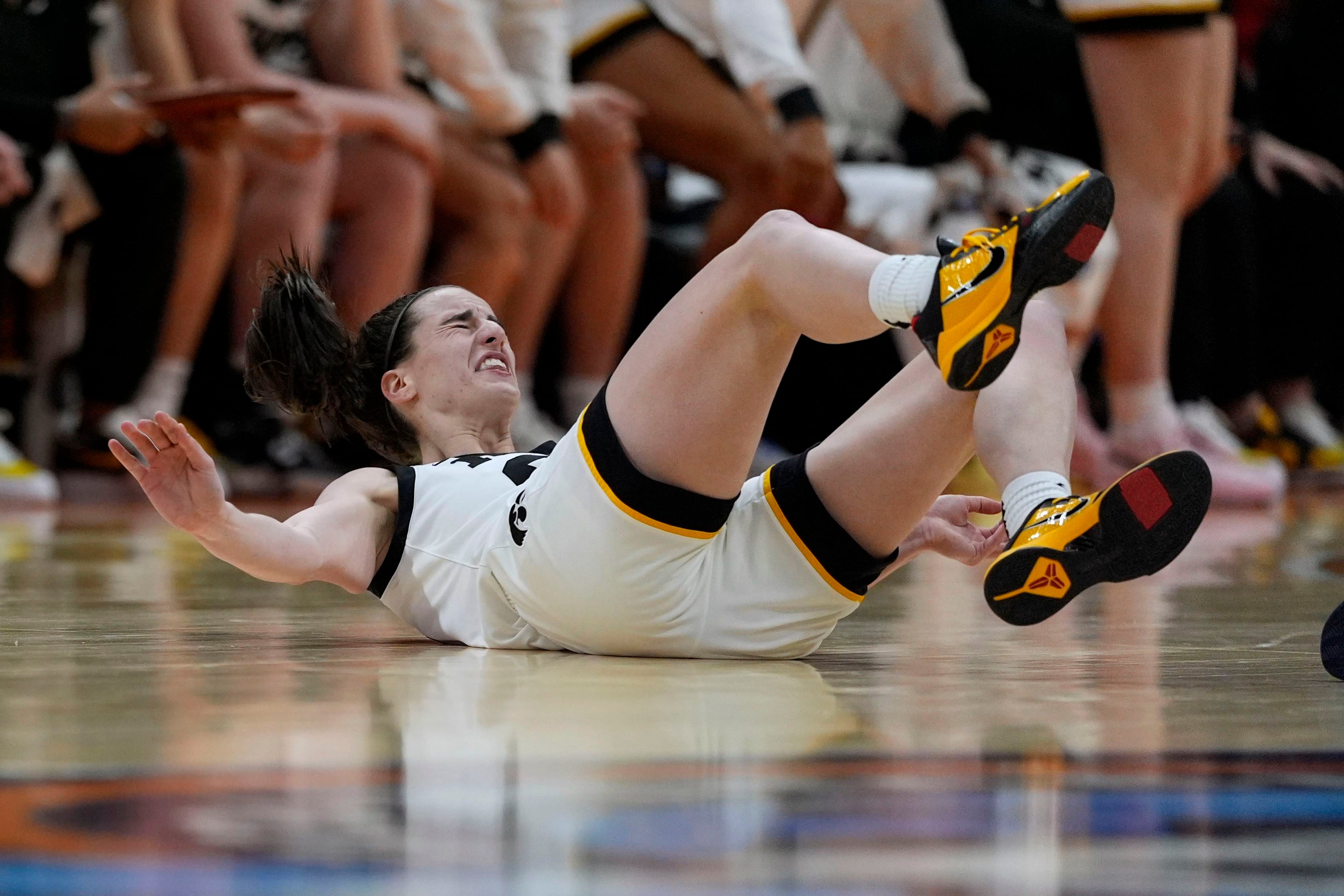 Caitlin Clark leads Iowa rally for 71-69 win over UConn in women's Final Four. South Carolina awaits