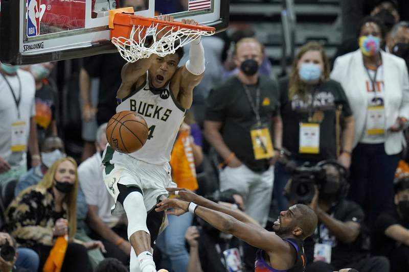 Bucks edge Suns 123-119 to take 3-2 lead in NBA Finals