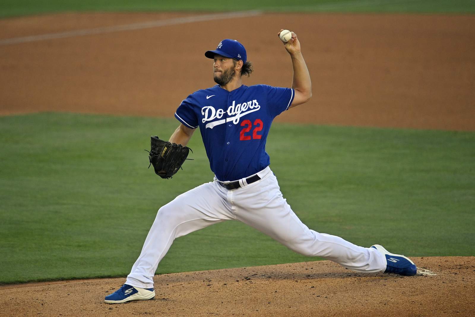 Kershaw: Back issue 'not too serious,' expects return soon