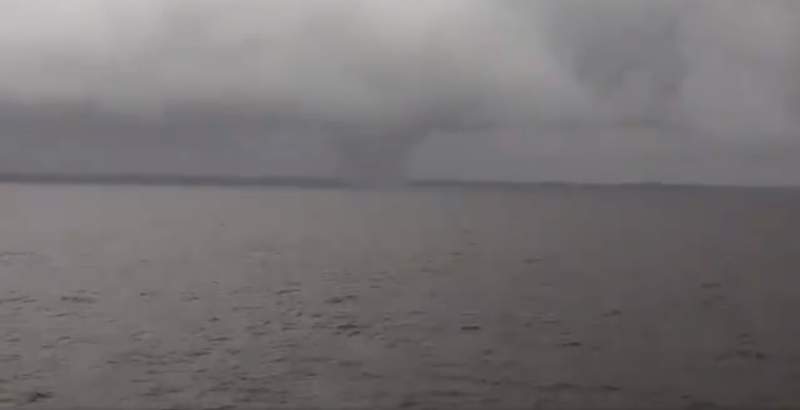 SnapJax user captures possible waterspout over St. Johns River