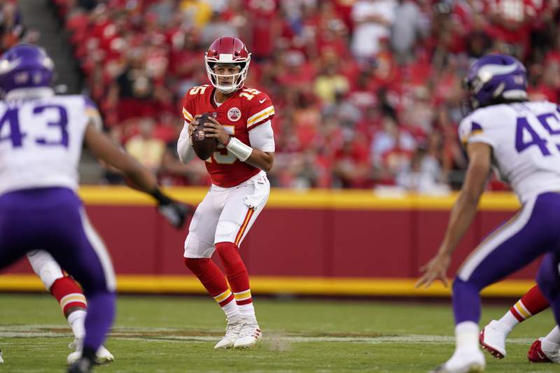 Mahomes sharp as Chiefs roll to 28-24 victory over Vikings