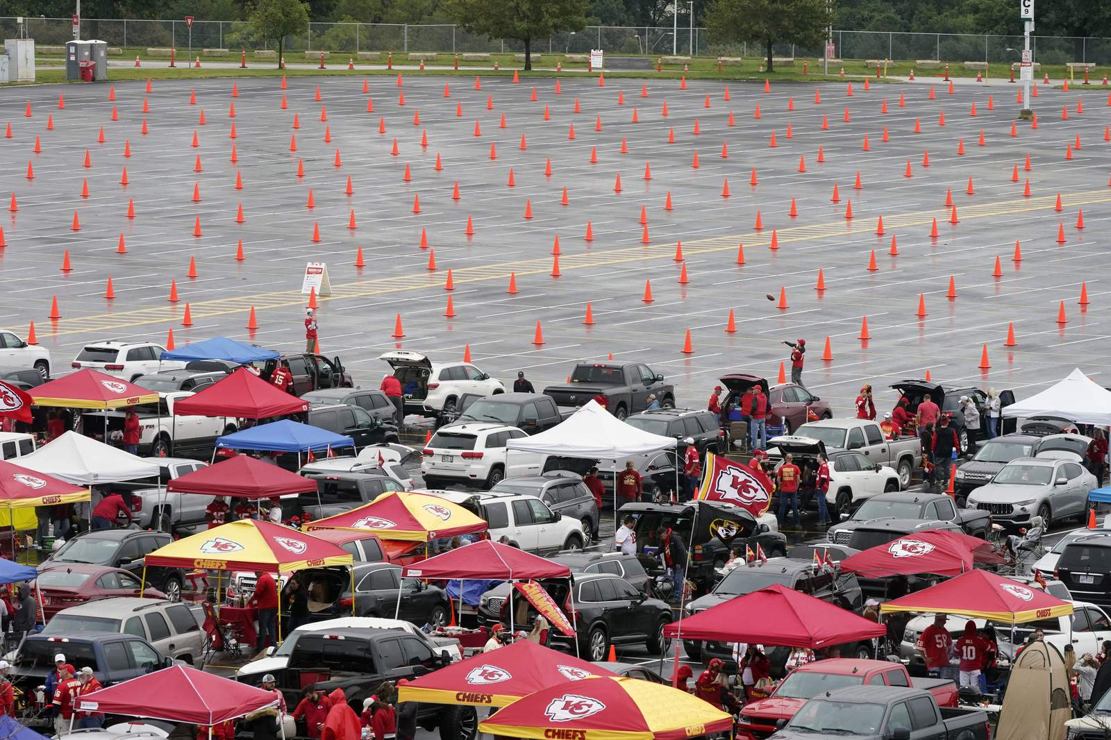 The Latest: Fans arriving for first game of NFL season