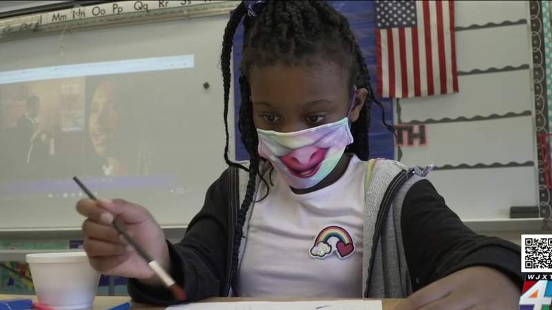2 more large Florida school districts defy state over mask mandate