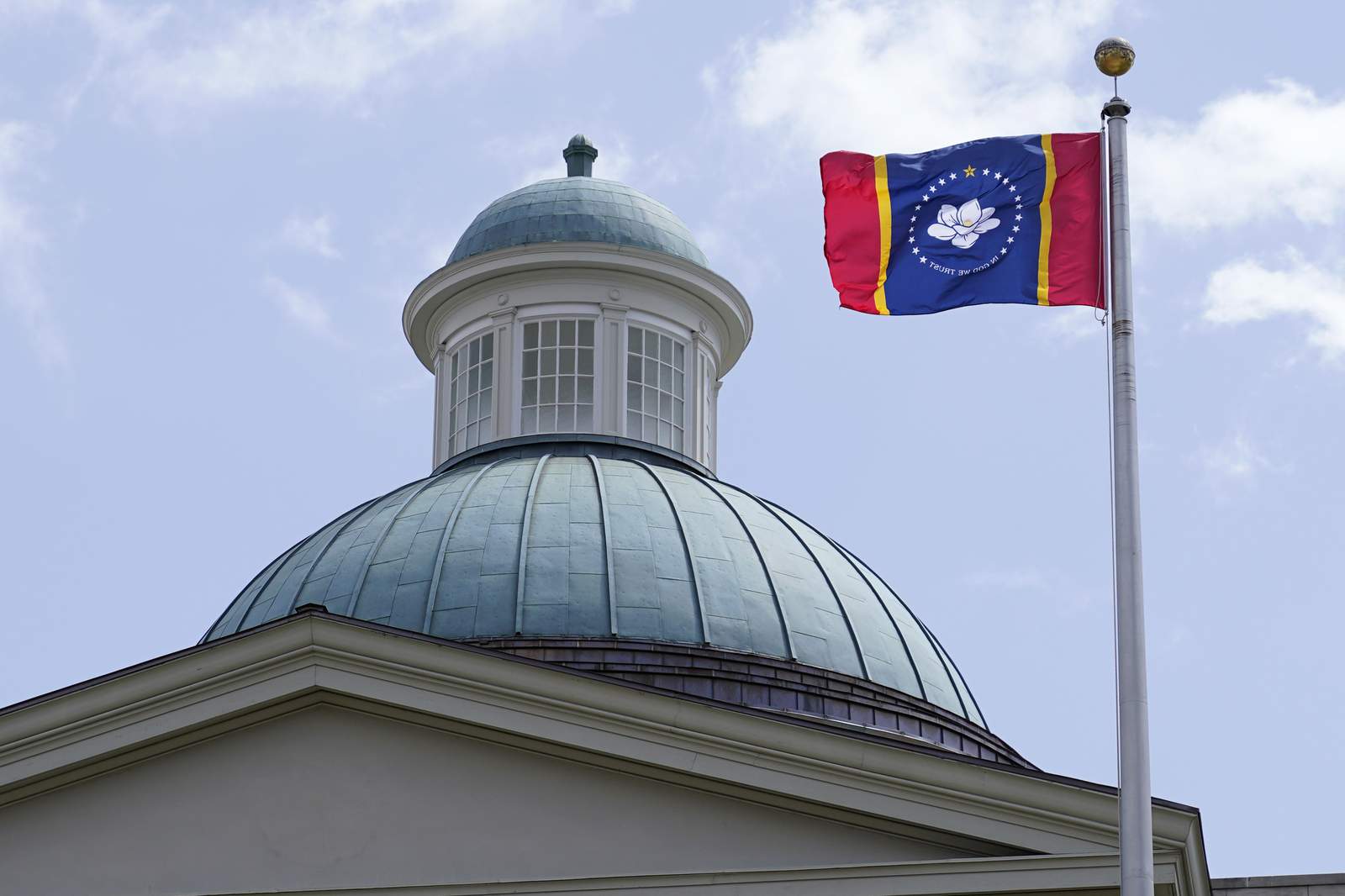 Mississippi approves flag with magnolia, ‘In God We Trust’