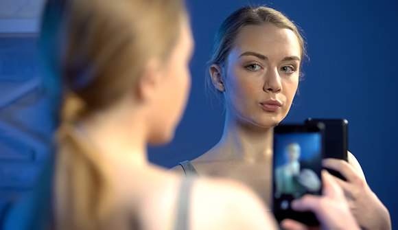 Picture perfect? Counselor weighs in on how face- and body-altering apps can affect mental health