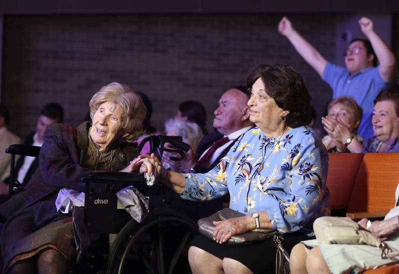 NY Holocaust survivors celebrated at concert after isolation