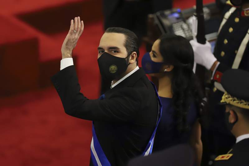 El Salvador court drops ban on presidential reelection