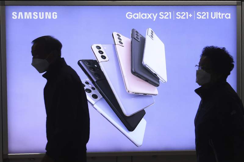 Samsung reports profit jump on smartphone, TV sales
