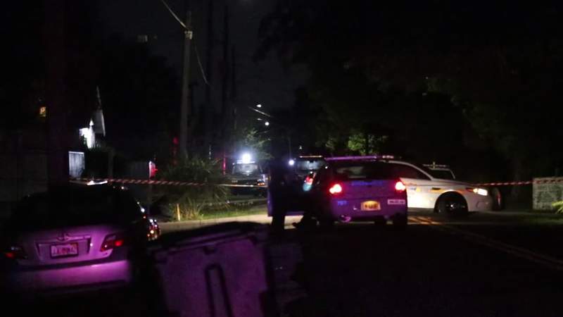 Police find shooting victim outside University Boulevard apartment complex in Jacksonville