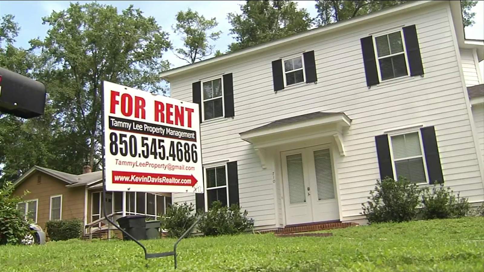 Florida lawmakers seek to slow down evictions