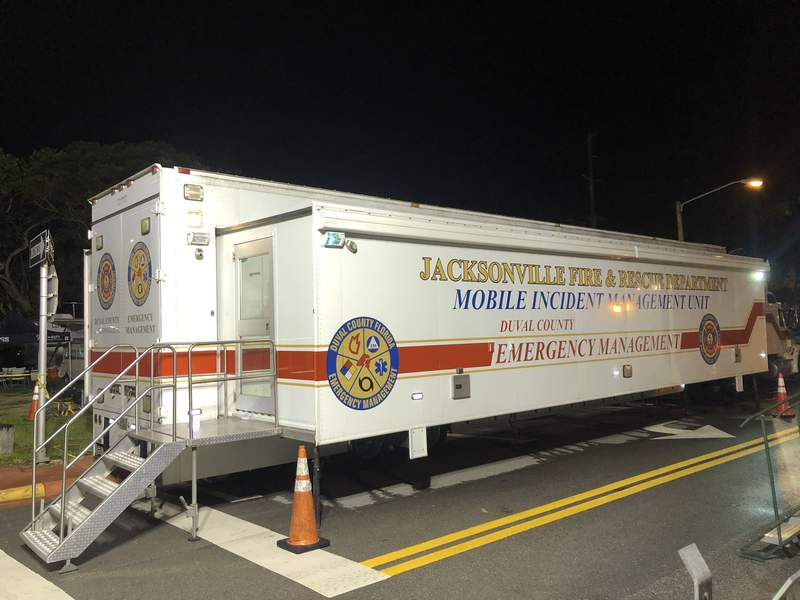 JFRD Mobile Incident Management Unit arrives in South Florida to help with rescue efforts at collapsed condo