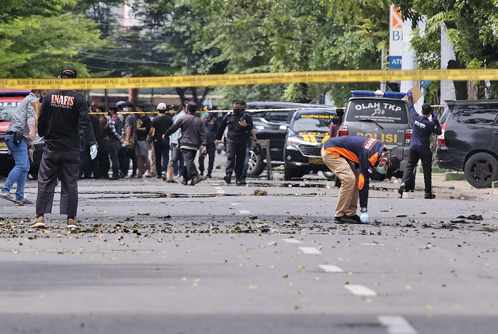 Suicide bomb hits Palm Sunday Mass in Indonesia, 20 wounded