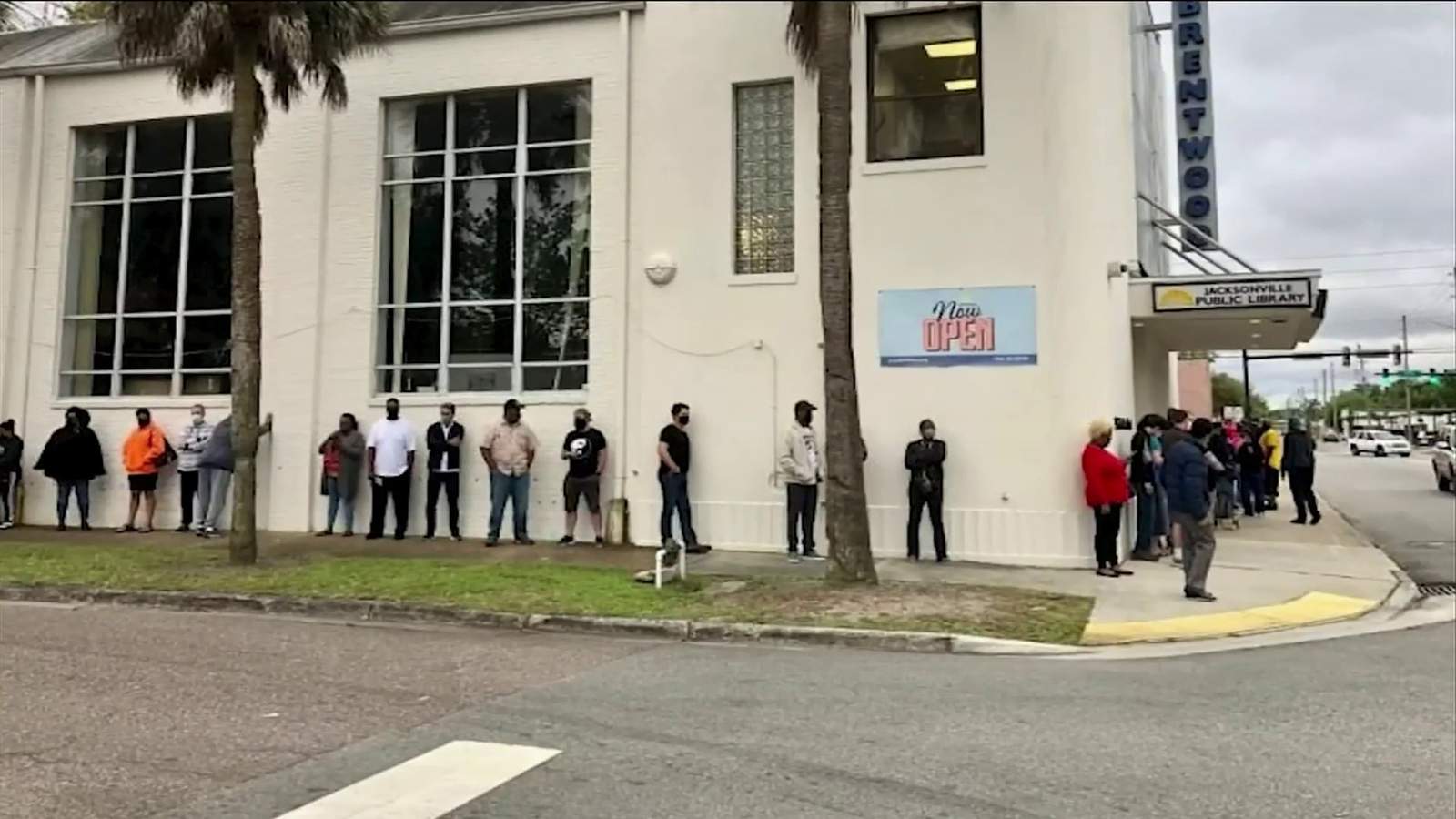 Jacksonville residents flock to pop-up vaccine site for single-dose shots
