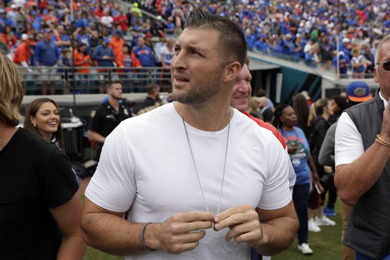 Jaguars planning to sign Tim Tebow to 1-year deal, report says