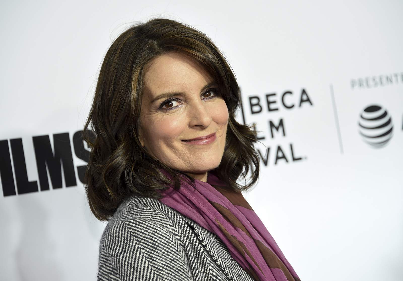 Fey asks to pull '30 Rock' episodes that featured blackface