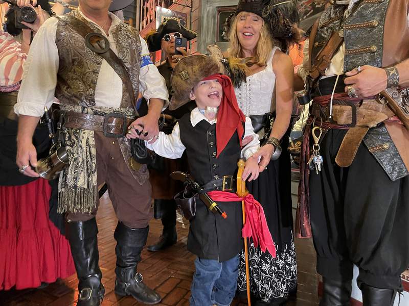 6-year-old with cerebral palsy surprised with special pirate-themed day