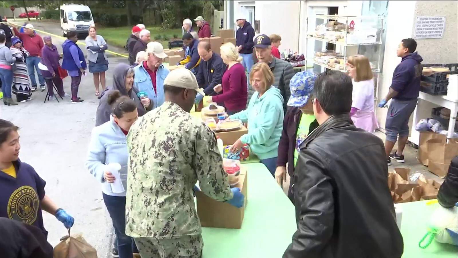Dozens wait overnight for Thanksgiving meal from Mandarin Food Bank