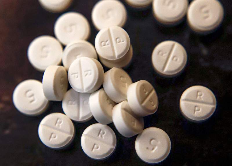 DEA warns counterfeit pills targeting high school students may contain fentanyl