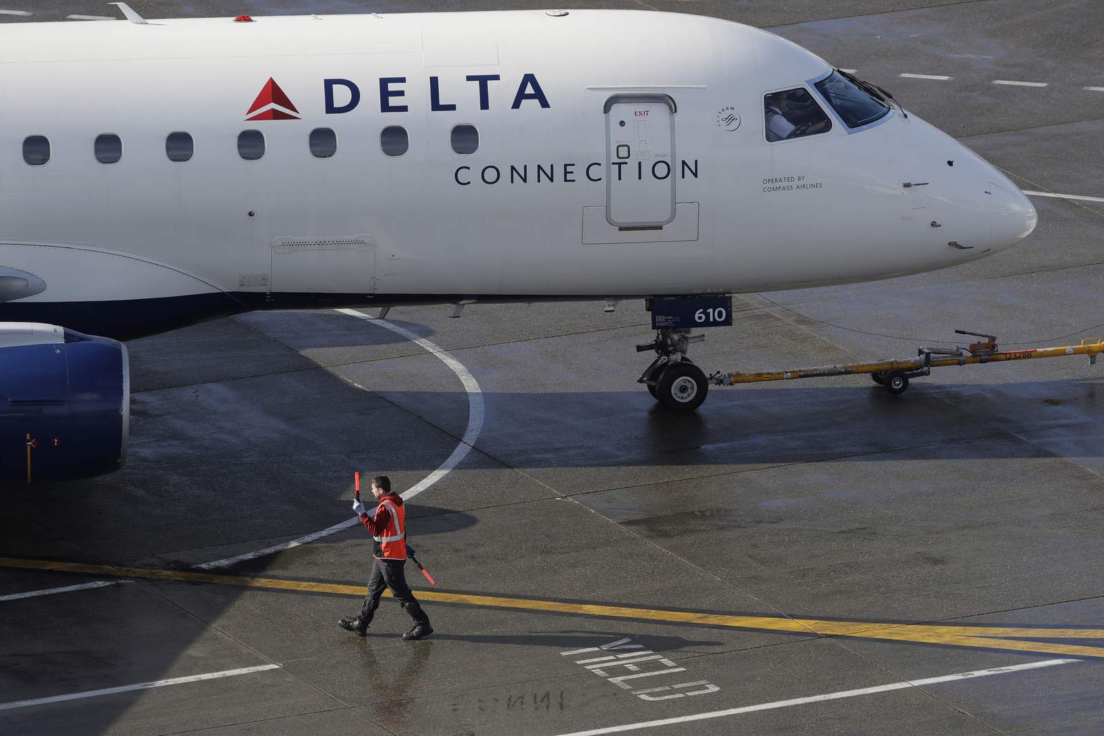 2 passengers, puppy exit NYC flight via slide before takeoff