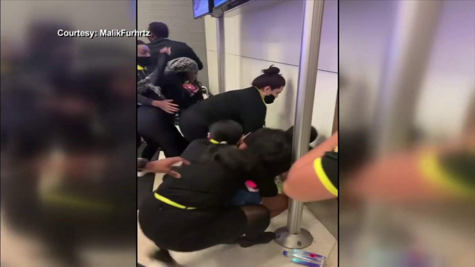 Women attack airline employees after flight delay