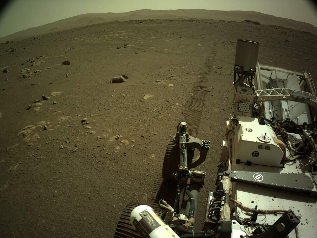 Mars rover sends back grinding, squealing sounds of driving
