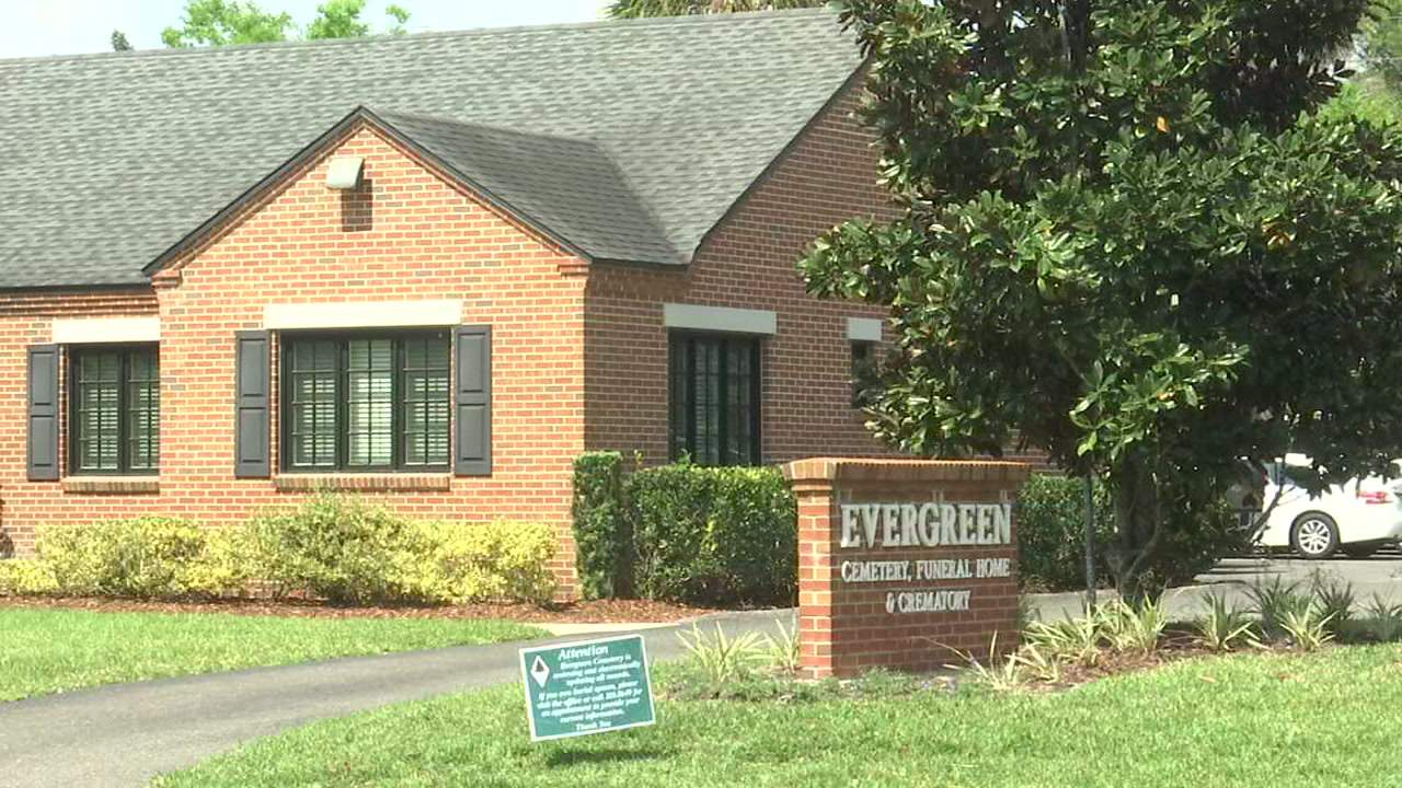 Jacksonville funeral home offering online services