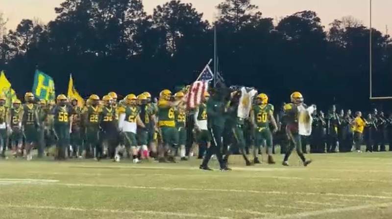 Yulee football team shows solidarity for teammates suspended over controversial video