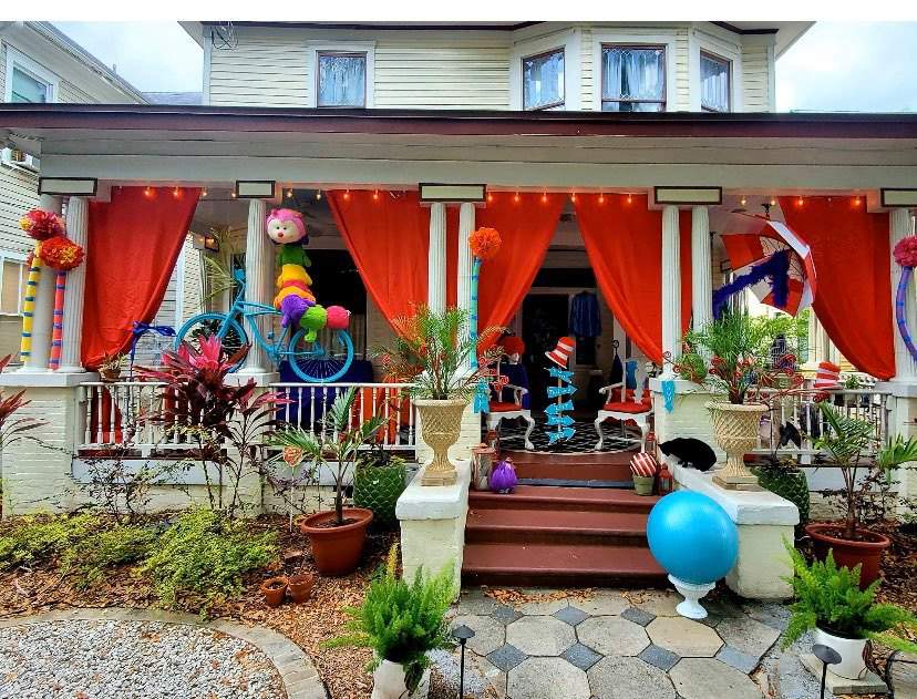 Springfield residents host porch decorating contest while families are quarantined at home