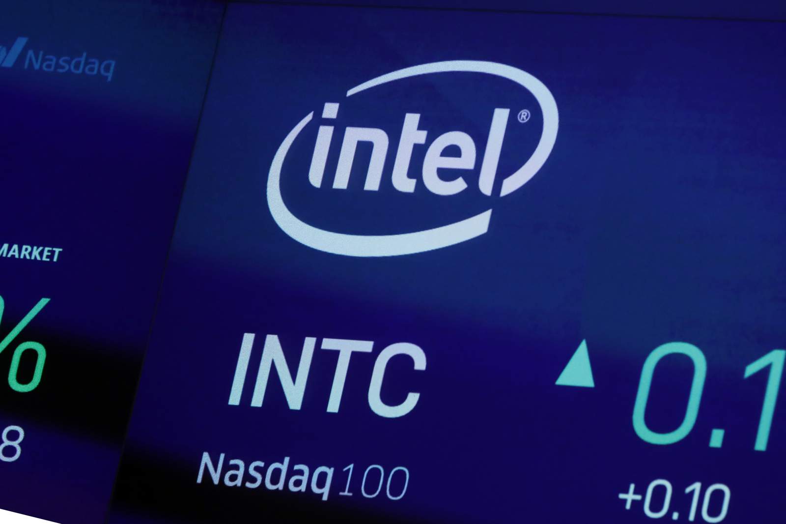 Intel replaces its chief executive after a rocky stretch