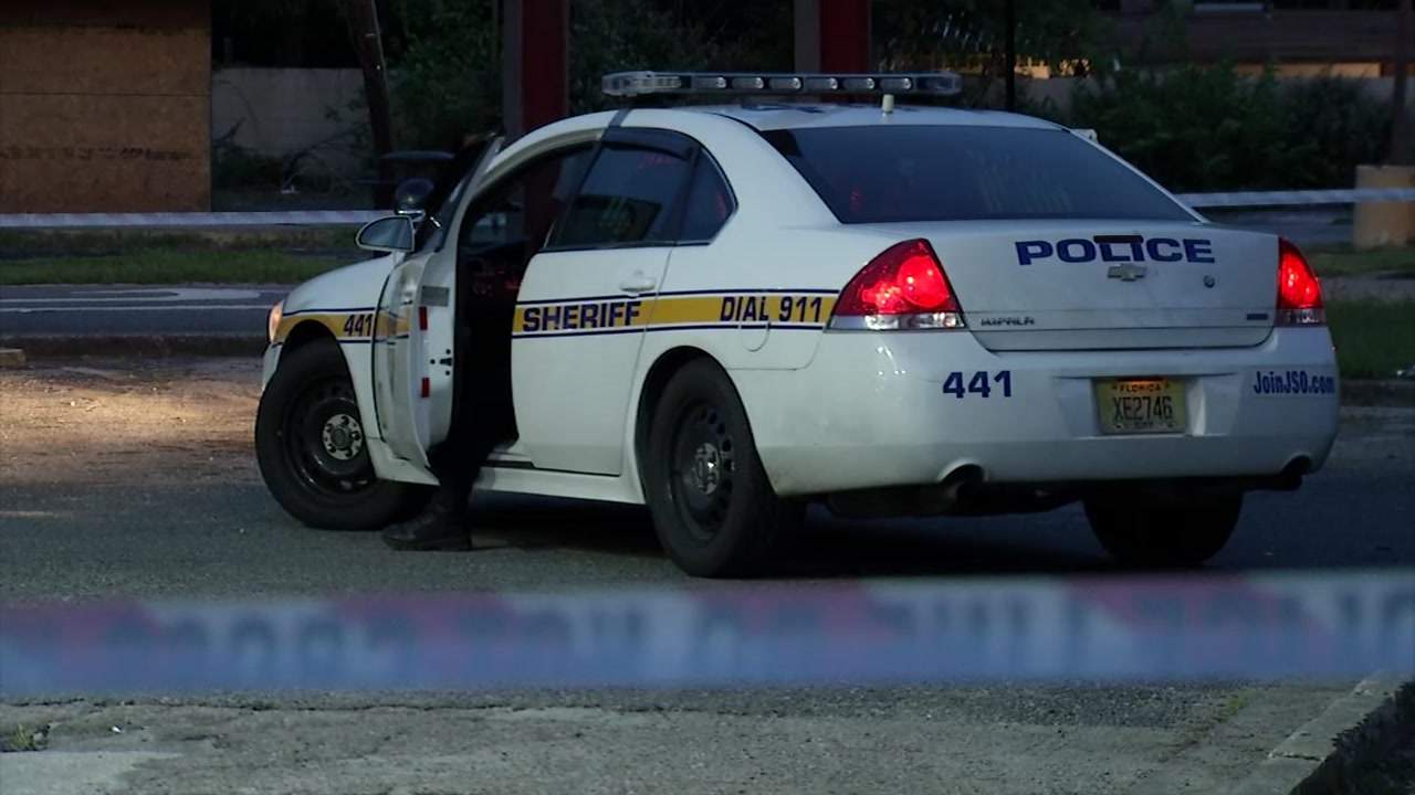 Man dies in hospital after shooting in Jacksonville