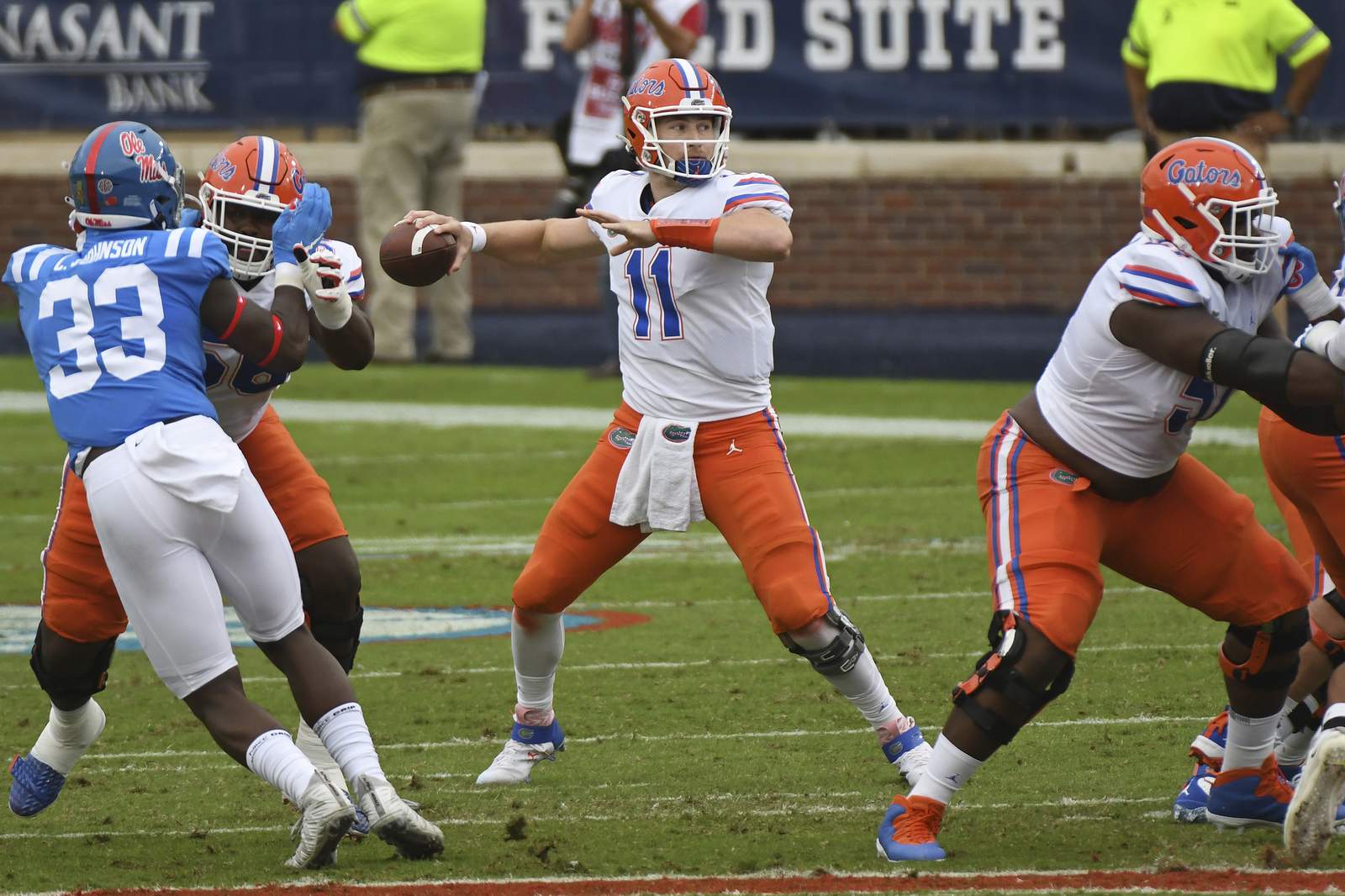 Trask, Pitts stellar as Florida tops Ole Miss in opener