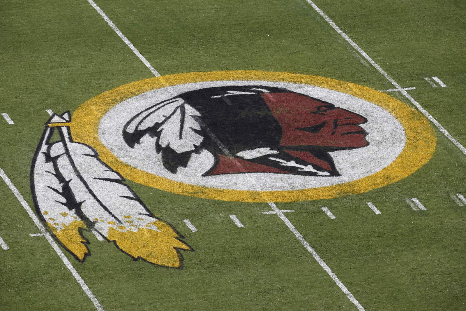 Washington Post calls on Skins' owner or NFL to change name