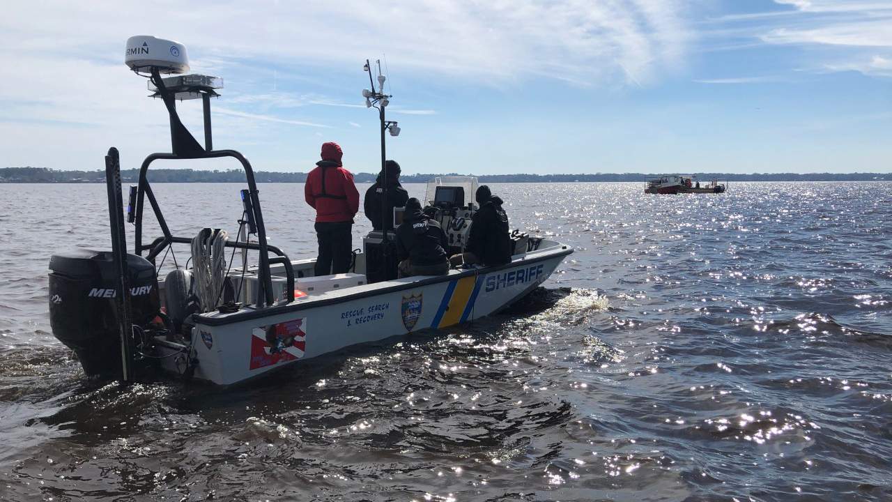 Body found in St. Johns River near Buckman Bridge is missing boater, source says